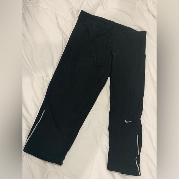 NIKE BLACK Dri Fit workout Capri size small - Picture 1 of 6